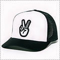 Deuce Peace Trucker Hat　白/黒