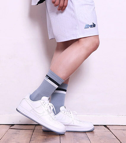 Arch Bi-color Crew Mid. Socks　ストーンブルー/黒