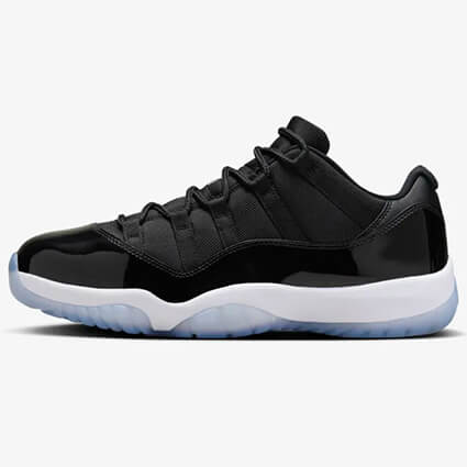Jordan Brand Air Jordan 11 Retro Low　黒/バーシティーロイヤル